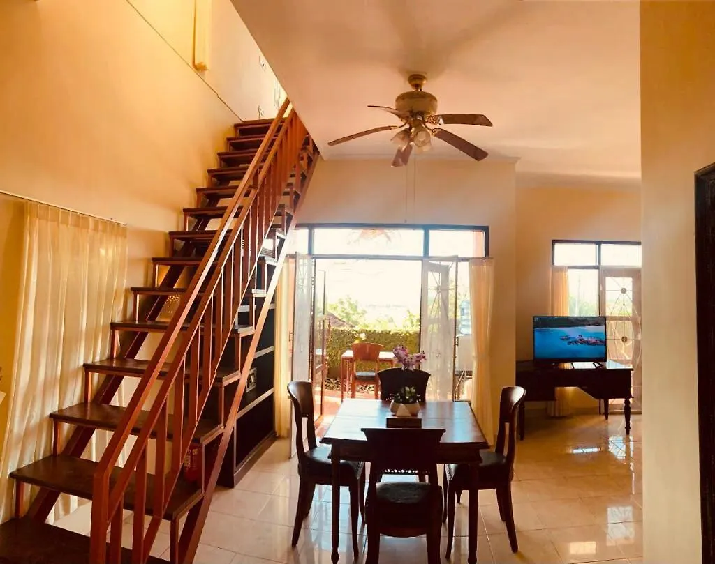Giri'S Villa Jimbaran Ungasan